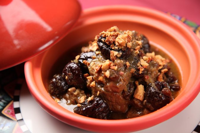 Minced meat tagine with eggs